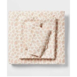 Room Essentials Twin/ Twin XL Microfiber Sheet Set Pink Leopard Print NWT